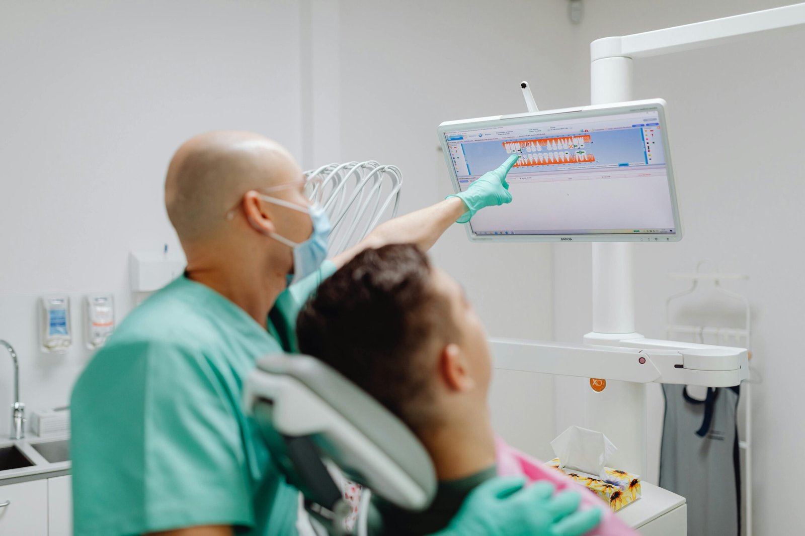 Virtual medical assistant for general dentistry handling treatment documentation, insurance tasks, and patient scheduling on secure platforms.
